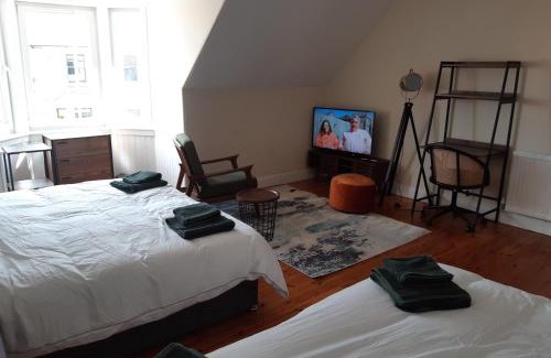 Glenrothes Apartamento | Carvetii - Laurel House - 2 bed House sleeps up to 8