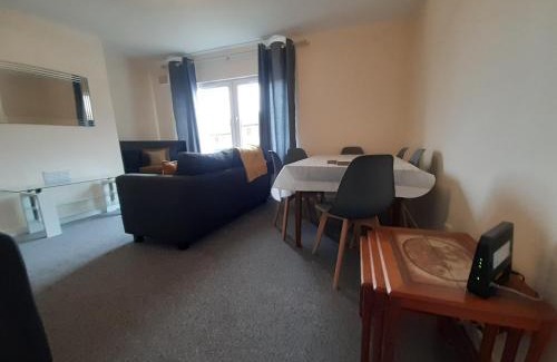 Dunfermline Apartamento | Carvetii - Zelda House - 4 bedroom house, sleeps 8