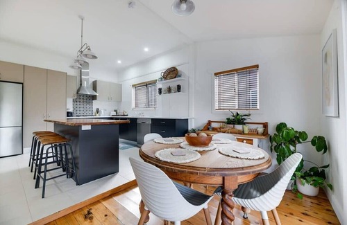 Orange East Casa | Carwyn Cottage - Impeccably Styled, Circa 1940s