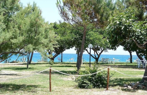 Santa Caterina Dello Ionio Marina Casa | Casa Iorana C: A characteristic and welcoming apartment located right on the beach, with Free WI-FI.