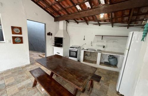 Toninhas Casa | Casa 150m da Praia das Toninhas Com Churrasqueira