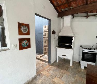 Toninhas Casa | Casa 150m da Praia das Toninhas Com Churrasqueira