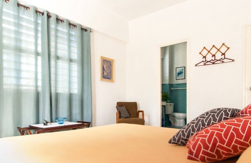 El Vedado Casa | Casa 21 y G - Ileana y Marta