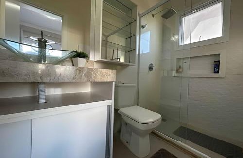 Capao da Canoa Casa | Casa 4 Suítes com piscina Fundos Lago-Ilhas Resort
