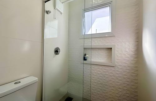 Capao da Canoa Casa | Casa 4 Suítes com piscina Fundos Lago-Ilhas Resort