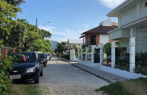 Cachoeira do Bom Jesus Casa | Casa 4 SUÍTES e 2 quartos a 100 m da praia de Cachoeira, entre Canasvieiras e Ponta das Canas
