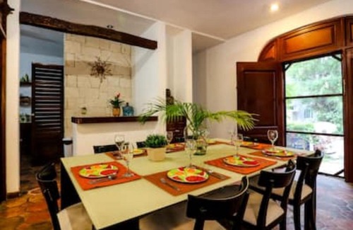 Área de Playacar Fase I Casa | Casa 7 hab, 9 camas y a 2 cuadras de la Playa !!!