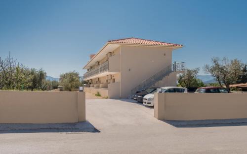 Zakynthos Town Apartamento | Casa 77 Zante by Karras Hotels