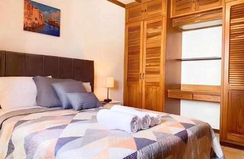 Pavas Cama Y Desayuno | CASA 8 BED AND BREDKFAST