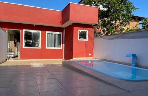 Praia de Leste Casa | Casa a 150m da praia com piscina e churrasqueira