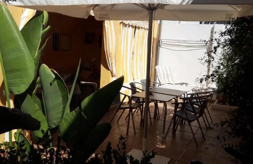 Punta Umbria Casa | Casa a pie de playa, con patio. Zona Miramar.