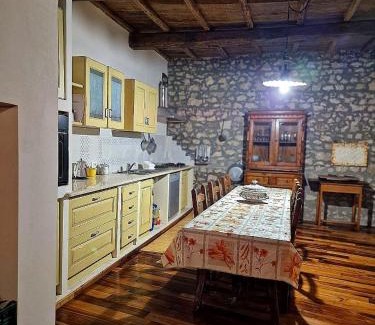 Artena Casa | Casa Adorabile