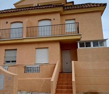 San Roque Casa | Casa adosada cerca del centro y la playa