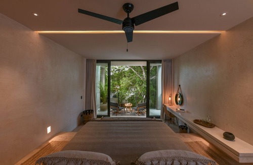 Centro de la ciudad de Tulum Hotel | Casa Agape Hotel Tulum with Beach Club Access