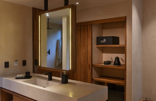 Centro de la ciudad de Tulum Hotel | Casa Agape Hotel Tulum with Beach Club Access
