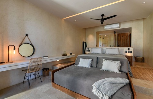 Centro de la ciudad de Tulum Hotel | Casa Agape Hotel Tulum with Beach Club Access