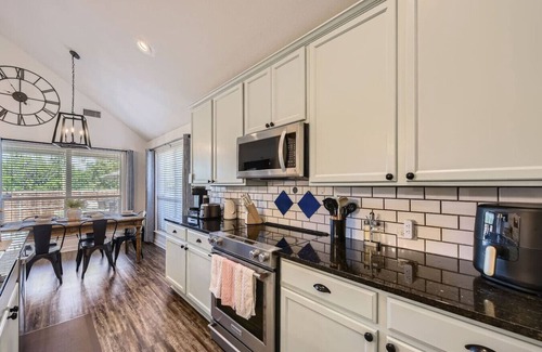 Fort Worth Casa | Casa Agave + 3BR Stylish Retreat + Fort Worth