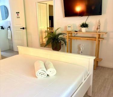 East Little Havana Hotel | Casa Agave Miami