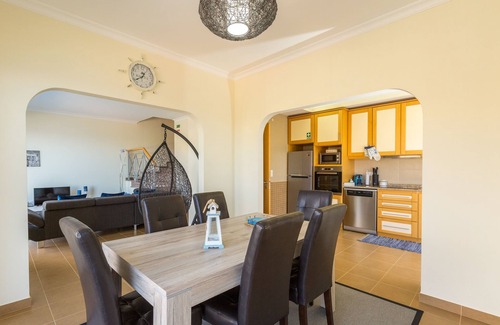 Calheta Villa | Casa Agrela, 36547 / AL Una hermosa casa cálida incluso en los meses de invierno