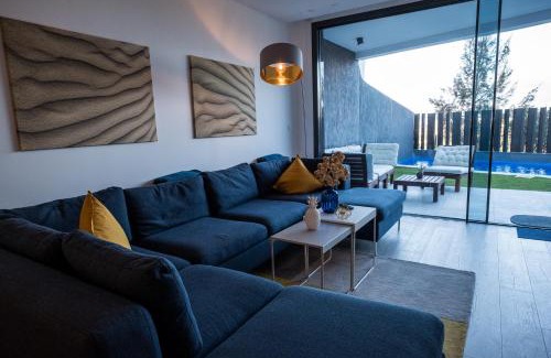 Caleta de Velez Casa | Casa Aire de Mar, modern house with private pool, overlooking Baviera golf, within walking distance of beach
