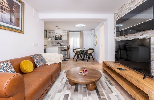 San Pedro Apartamento | Casa al Andalus: Elegante, Serena y Exclusiva Vivienda en el Centro con WiFi y Aire Acondicionado