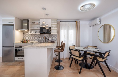 San Pedro Apartamento | Casa al Andalus: Elegante, Serena y Exclusiva Vivienda en el Centro con WiFi y Aire Acondicionado
