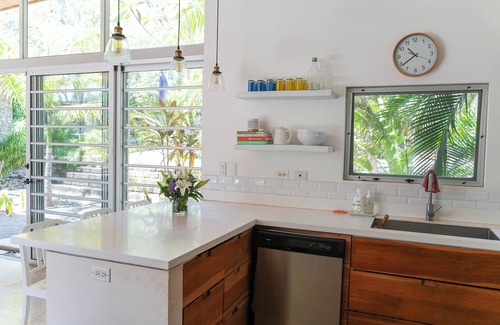 Playa Guiones Casa | Casa Alma: Ideal Family Escape – Surf & Sand Just a 5-Min Walk Away