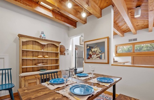 Nambe Pueblo Casa | Casa Alba - Mountain Views, Communal Pool