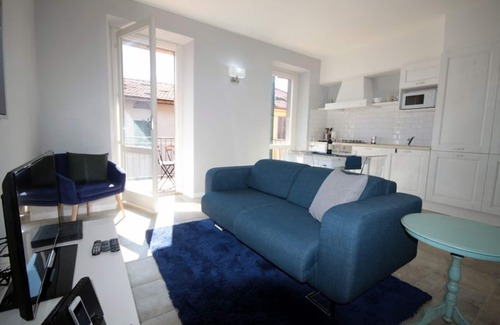 Acquaseria Apartamento | Casa Alba, centro de la ciudad Apartamento con un hermoso balcón y vistas al lago, capacidad para 4 personas