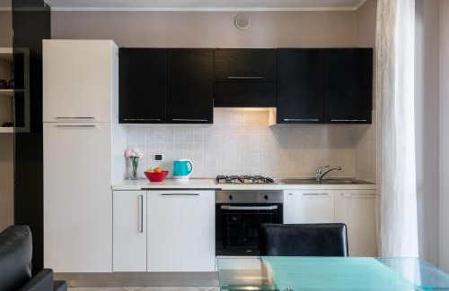 Grottammare Apartamento | Casa Alice con ampio balcone e posto auto