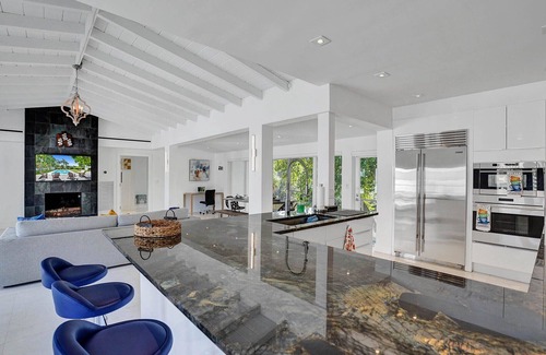 Birch Park Finger Streets Casa | Casa Alinna☀️HEATED Pool-Spacious Private Fort Lauderdale Beach House Kayak/Park