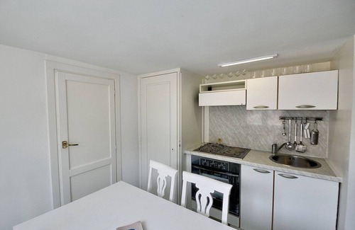Minori Casa | Casa Alloro A: An apartment located in the center of Minori and a few meters from the sea.