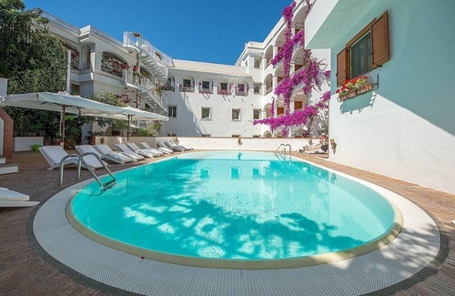 Minori Casa | Casa Alloro B: Un acogedor apartamento ubicado en el centro de Minori ya pocos metros del mar.