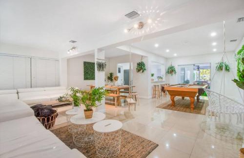 Parkside Villa | Casa Aloha Tropical Pool Beach 9 mins Games