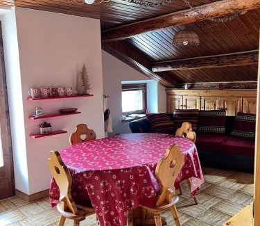 Semogo Apartamento | Casa Amabile - mansarda in legno con balcone a 10km da Bormio