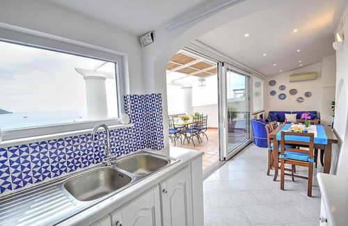 Positano City Centre Casa | Casa Amare: Una encantadora casa independiente frente al sol y al mar.