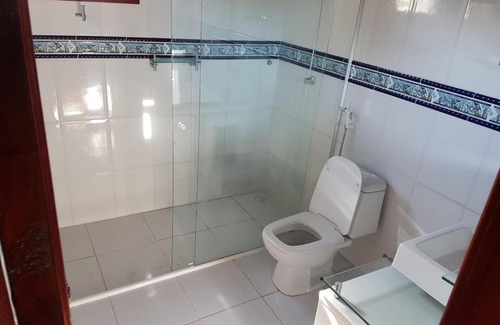 Rio Vermelho Norte Casa | Casa Amarela com Piscina