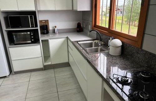 Arroio do Sal Casa | Casa Amarela com Vista para o Mar