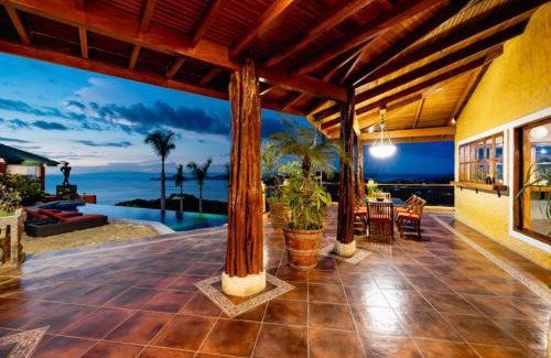 Playa Hermosa Casa | Casa Amarilla
