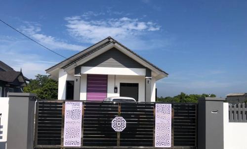 Kampung Padang Midin Casa | Casa Amethyst