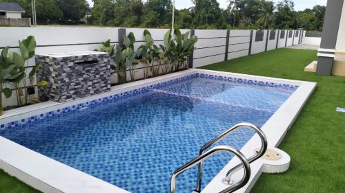 Kampung Padang Midin Casa | Casa Amethyst