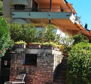 Padenghe sul Garda Cama Y Desayuno | casa amigo