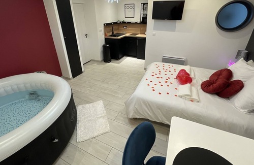 Sassenage Apartamento | Casa amore with jacuzzi