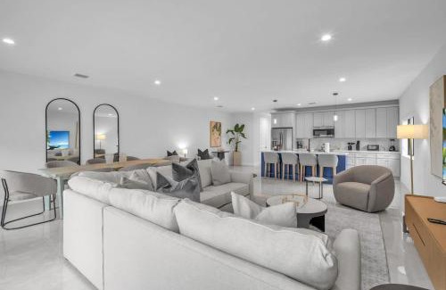 West Little Havana Apartamento | Casa Amoret - Brand New Family-Friendly Retreat