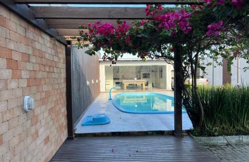 Praia do Sonho Casa | Casa ampla com piscina na Praia do Sonho