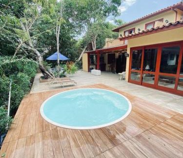 Praia Rasa Casa | Casa ampla em condomínio fechado com área de lazer completa