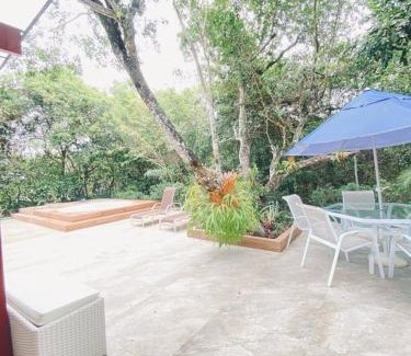 Praia Rasa Casa | Casa ampla em condomínio fechado com área de lazer completa