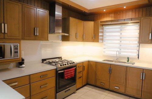 Linares Casa | Casa amplia, 3 recámaras, patio y estacionamiento