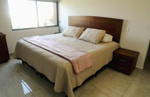 Linares Casa | Casa amplia, 3 recámaras, patio y estacionamiento