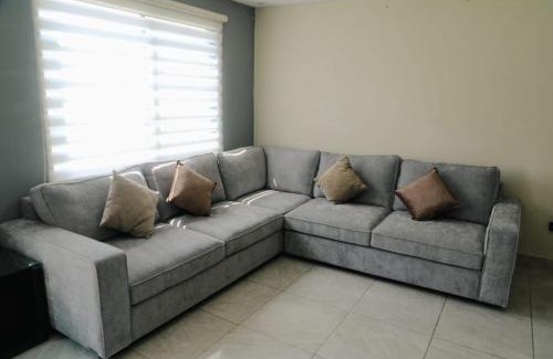 Linares Casa | Casa amplia, 3 recámaras, patio y estacionamiento